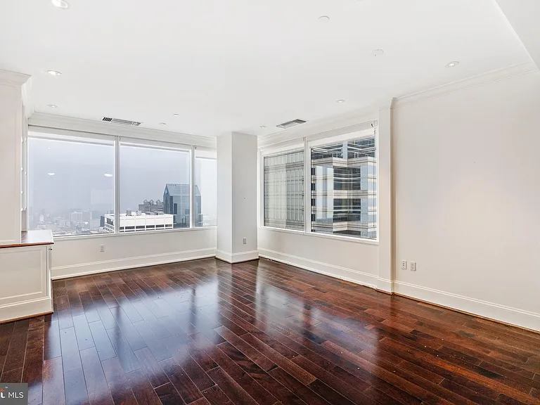50 S 16th St #4304 — Photo 5