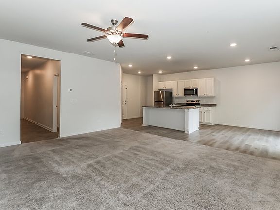 5th image of 101 Hamilton Pointe Dr