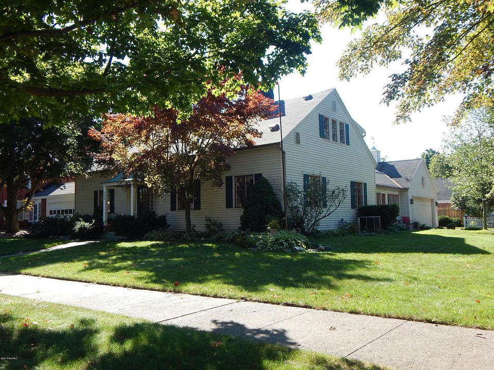 1st image of 388 Wildwood Dr