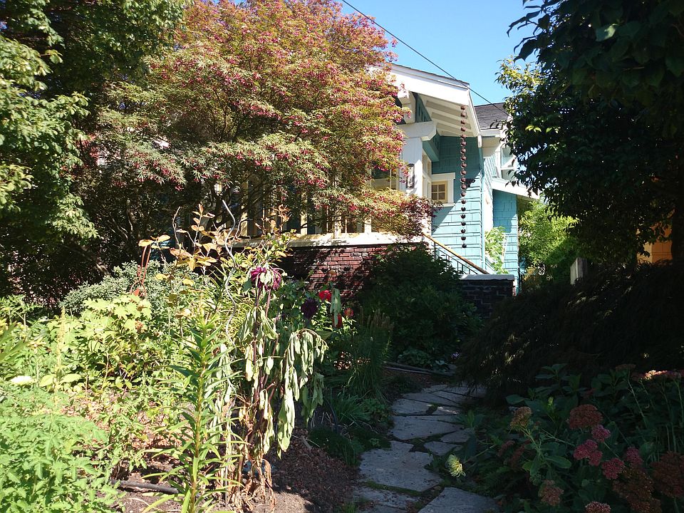 2nd image of 3116 33rd Ave S