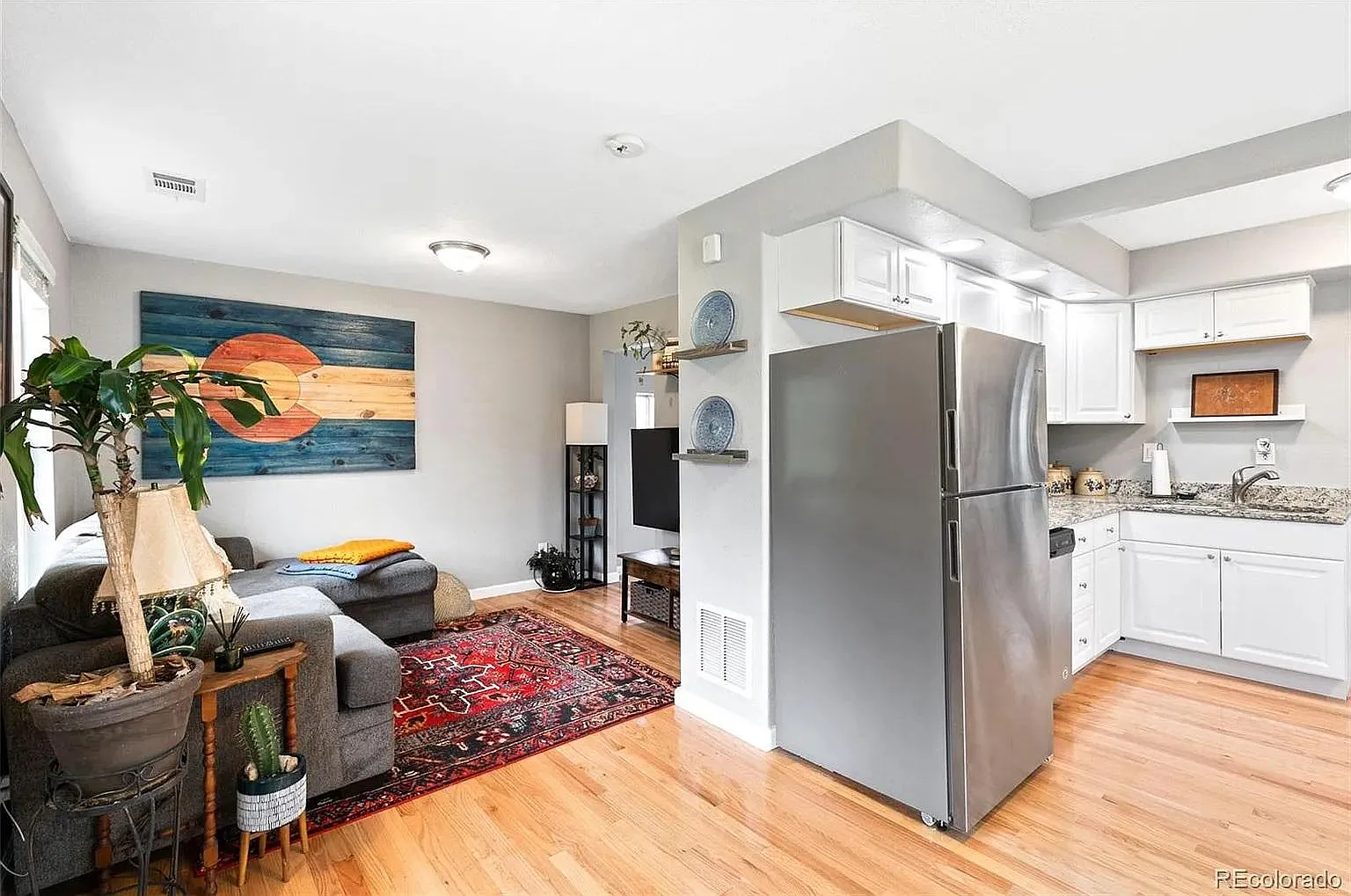 2 bed, 714 sqft, $2,850 — Photo 3