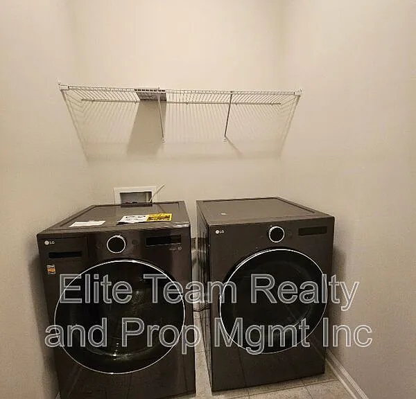3108 Cheyney Park Dr — Photo 45