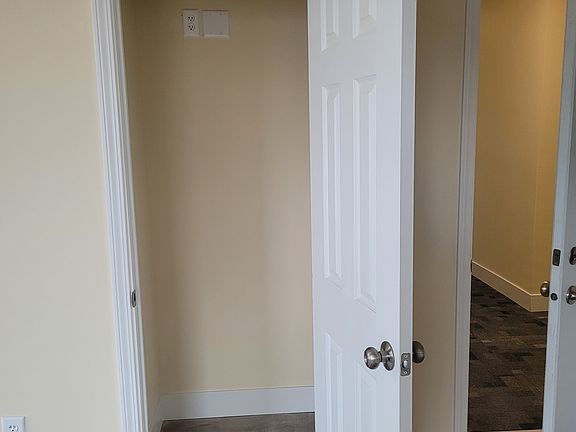 4th image of 1302 Central Ave