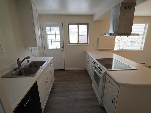 5th image of 2815 E 37th Ave #1