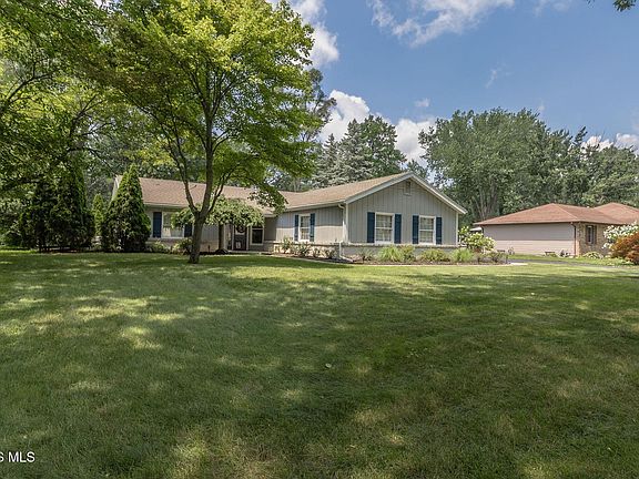 3rd image of 2049 Willowhill Ln