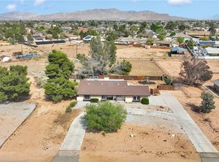 13885 Hopi Rd, Apple Valley, CA 92307