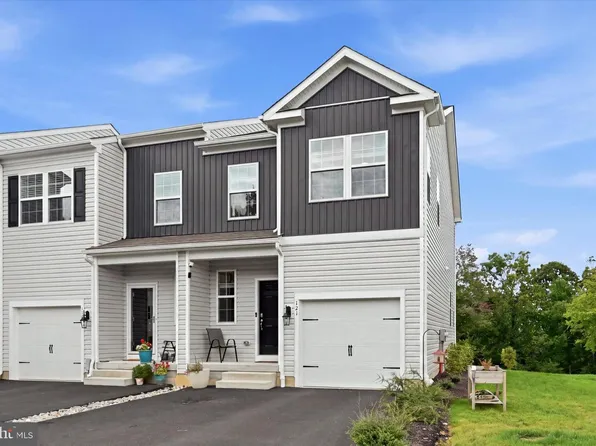 121 Tudor St, Coatesville, PA 19320