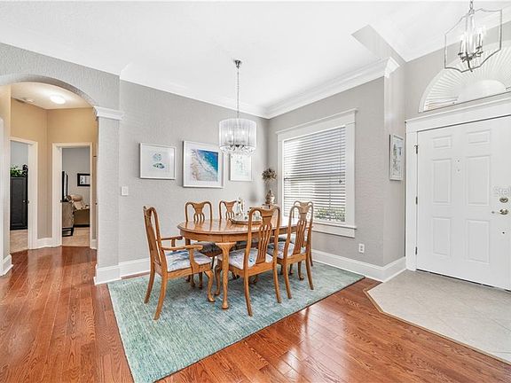 3rd image of 2924 Willow Creek Ln