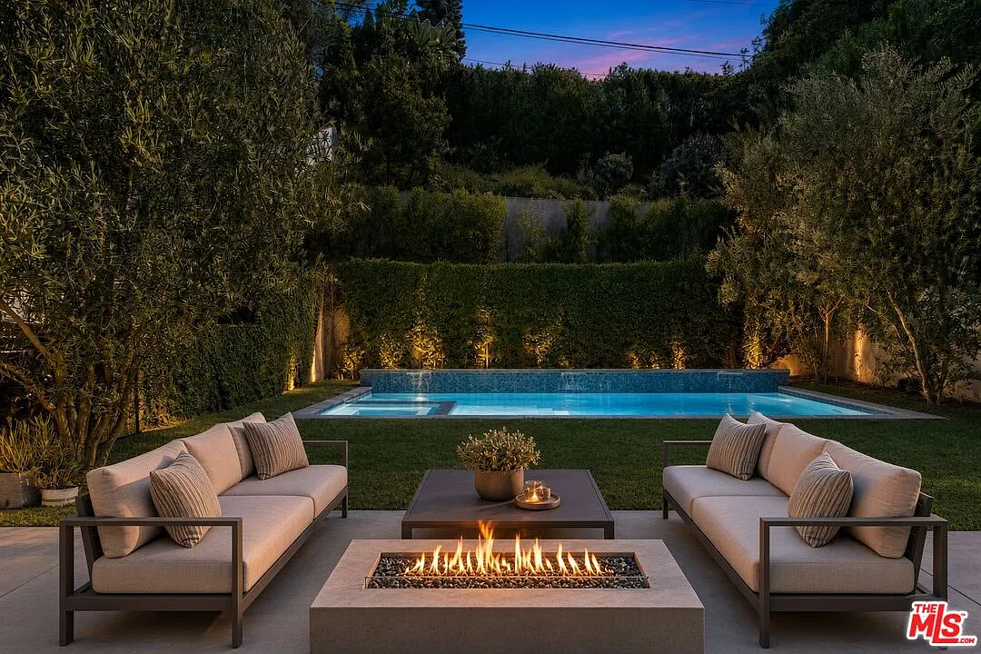 6 bed, 6.5 bath, 5800 sqft, $29,500 — Photo 2