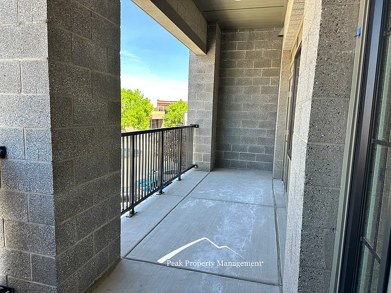 120 12th Ave S #2 — Photo 10