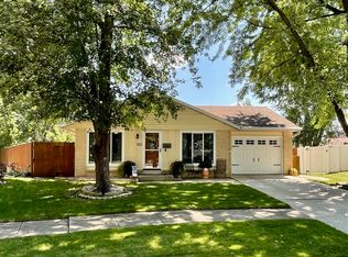 122 Meadows Ct, Bourbonnais, IL 60914