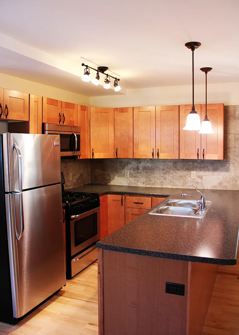 108 North Winooski Ave — Photo 2