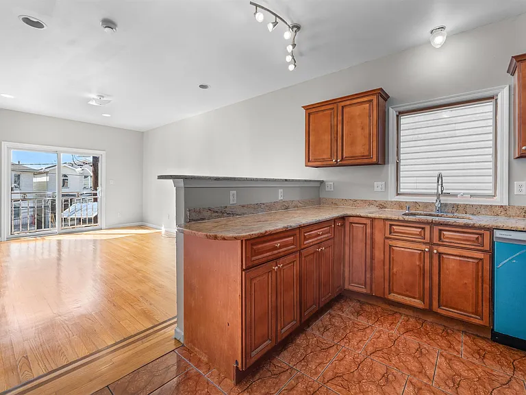 392 Liberty Ave #1 — Photo 2