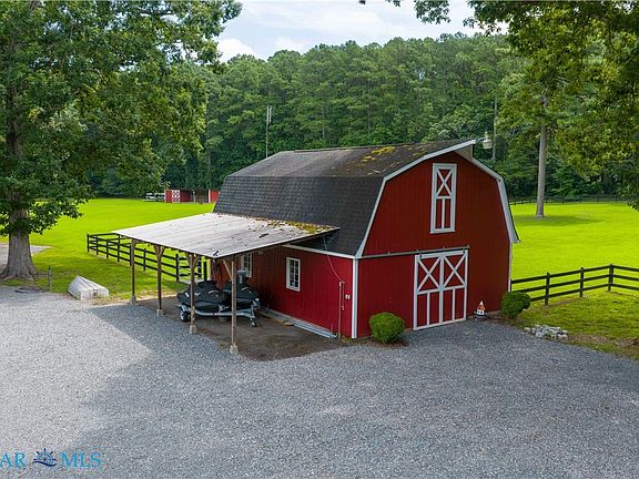 4th image of 645 Blue Barn Rd