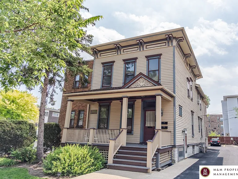 947 South Blvd — Photo 17