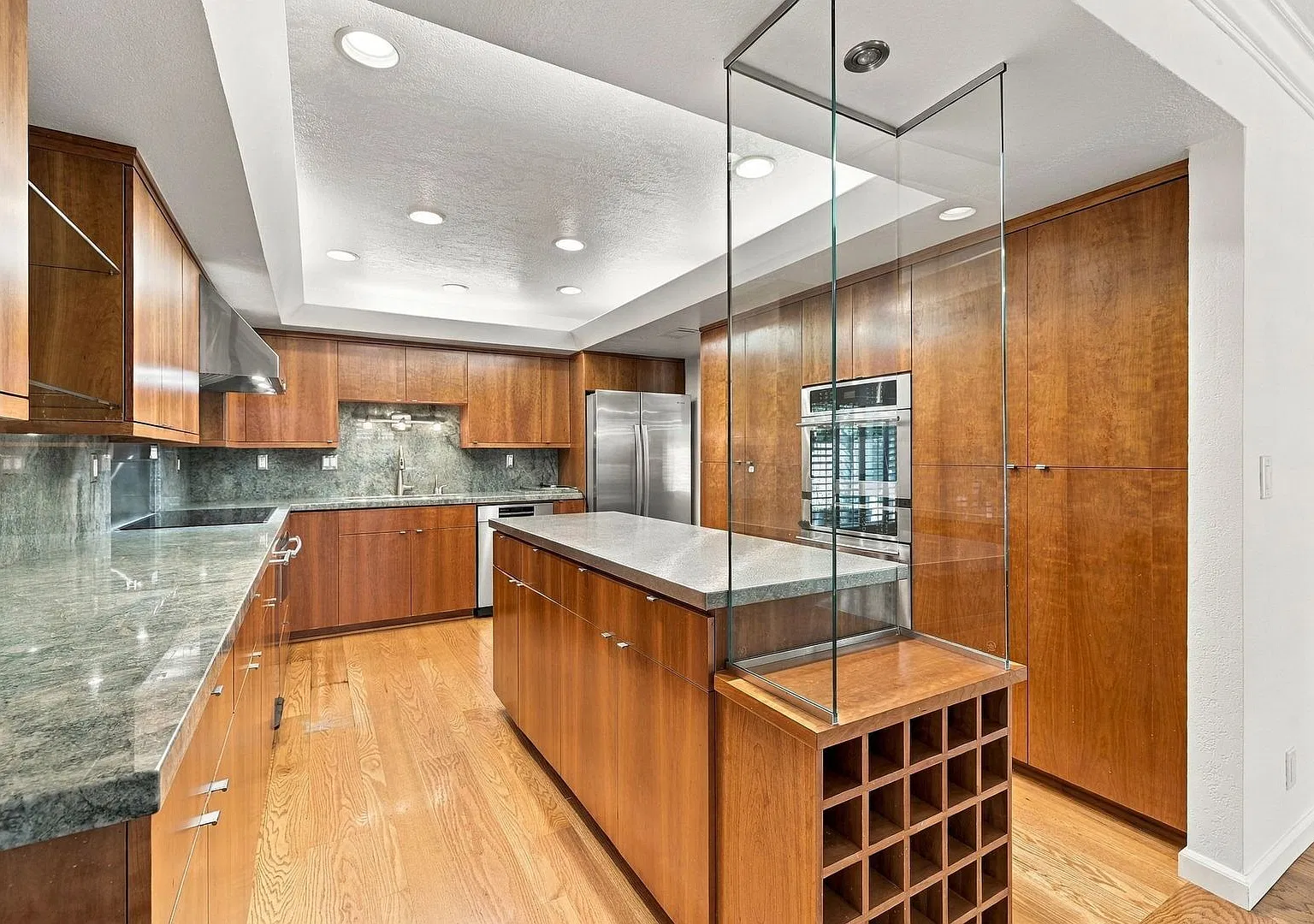 Remodeled Rinconada Hills 3BD + Loft | Pool Steps Away | Top Schools — Photo 3