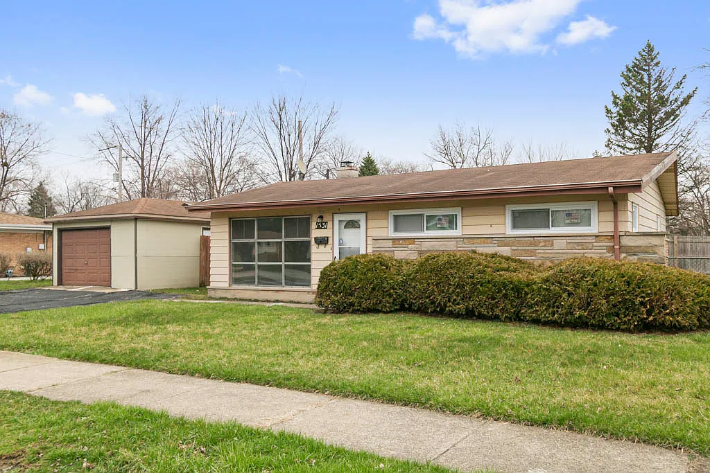 1531 Freeland Ave photo 1