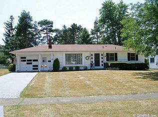 73 Glenbriar Dr, Rochester, NY 14616