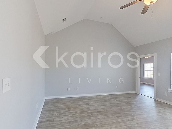 2nd image of 332 Golden Eagles Cir