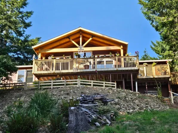 15612 Napa Ln, Brookings, OR 97415