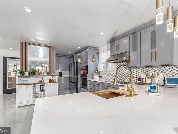 3rd image of 5012 Erbs Bridge Rd