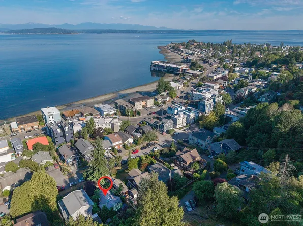 4018 59th Avenue SW, Seattle, WA 98116