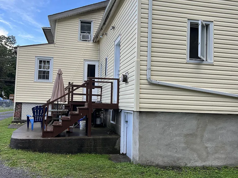 110 Gilbert St #2 — Photo 5
