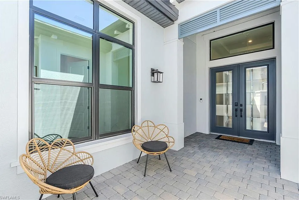 3 bed, 5.0 bath, 2703 sqft, $13,000 — Photo 3
