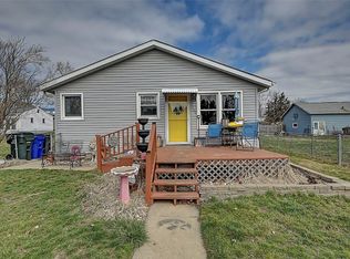 1260 21st Ave SW, Cedar Rapids, IA 52404