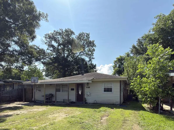 2025 9th St, Port Neches, TX 77651