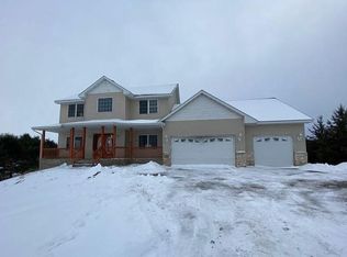 26117 Novak Ave, Lindstrom, MN 55045