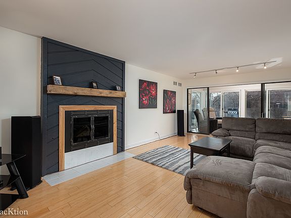 4th image of 3333 Summerhill Dr