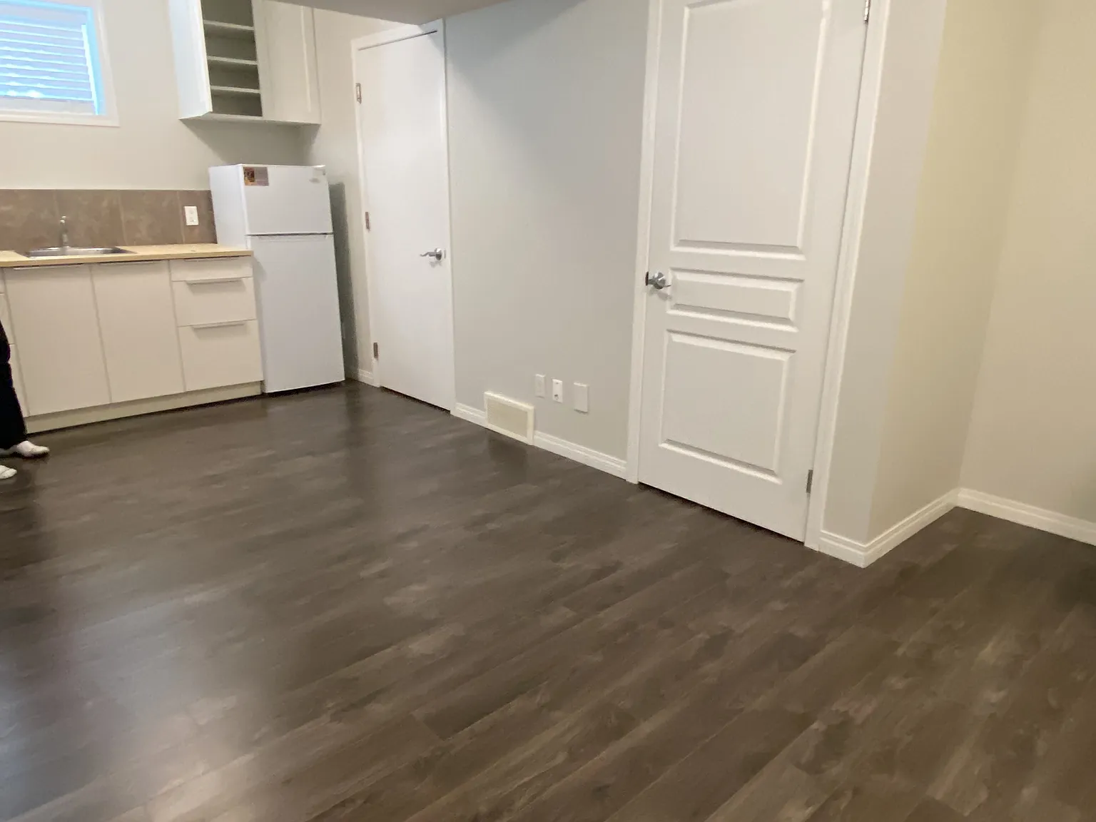 93 Auburn Crest Lane SE - Basement Suite — Photo 2