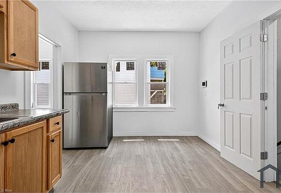 4th image of 2820 E 120th St Unit 1