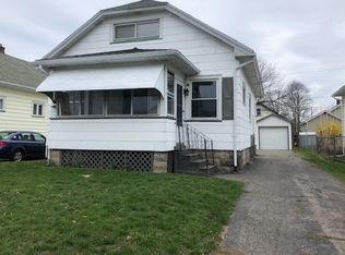 136 California Dr, Rochester, NY 14616
