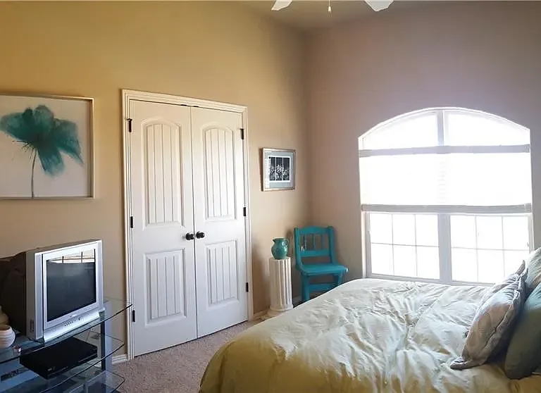 453 Caroline Claire St — Photo 12