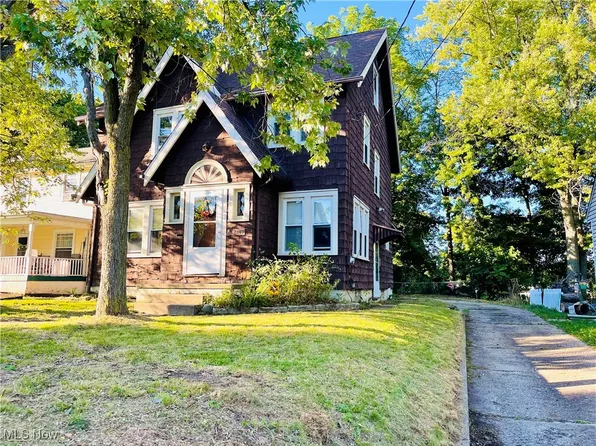 2409 Lake Road Blvd NW, Canton, OH 44708