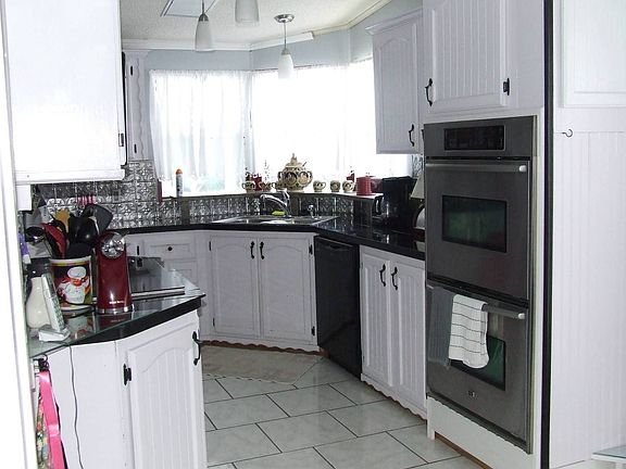 3rd image of 537 Stanleys Cay