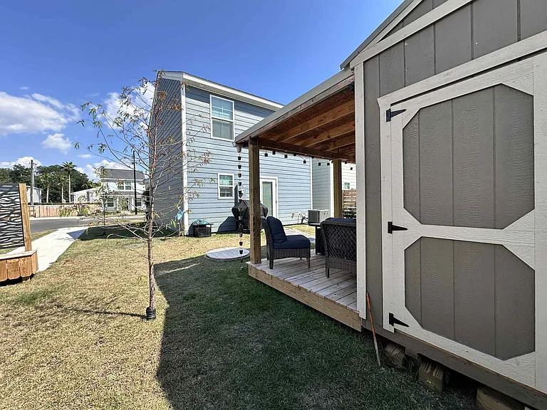 145 Coral Breeze Dr — Photo 6