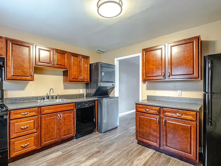 Wingate Townhouse Apartments — Photo 7