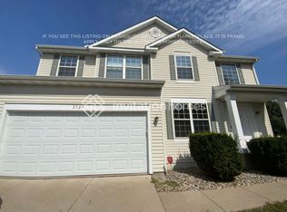 2720 Autumn Woods Dr, Chaska, MN 55318