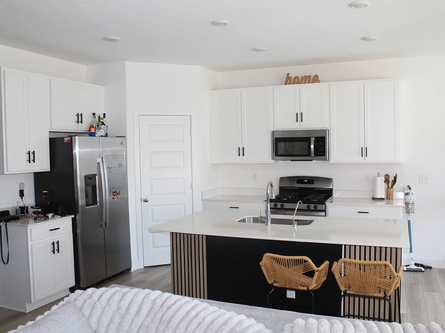 3 bed, 2.5 bath, 1816 sqft, $2,495 — Photo 4