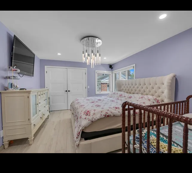 6937 172nd St — Photo 2