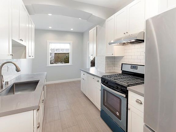 2nd image of 1842 Jefferson St APT 107