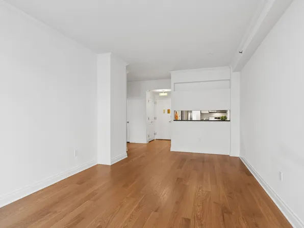 404 East 76th Street image 2 of 5