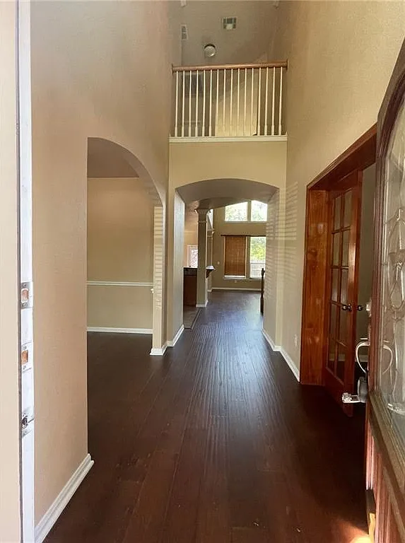 5 bed, 3.5 bath, 3378 sqft, $3,500 — Photo 4