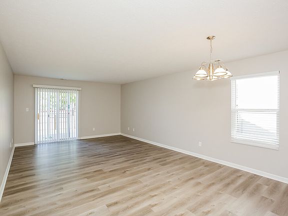 4th image of 8118 Little River Ln