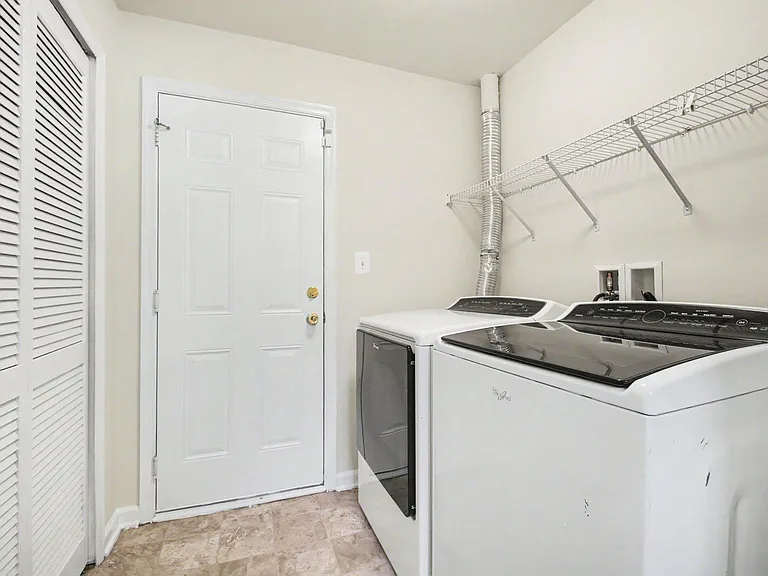 1114 Ellis Ave — Photo 23