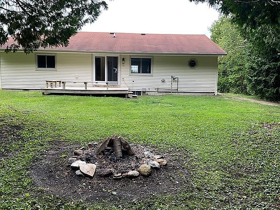 Rear view w/ firepit 