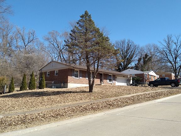 3rd image of 11938 Majella Dr
